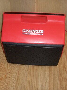 Igloo Playmate Grainger Cooler, 20 can size